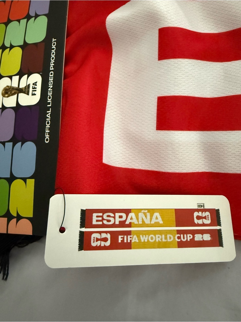 Spain Soccer Fan Pack - FIFA Scarf, Hoodie Spain Flag, Socks & bracelet (NEW) - Picture 2 of 8